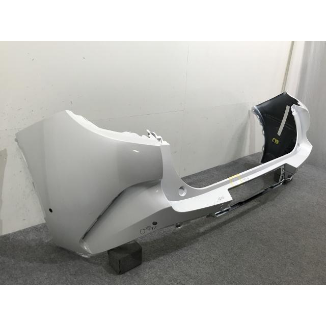 新車取り外し!クラウン スポーツ AZSH36W 純正 リア バンパー 52159
