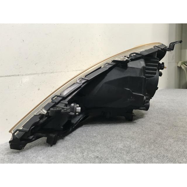 フィット GE6/GE7/GE8/GE9 純正 前期 右 ヘッドライト/ランプ ハロゲン