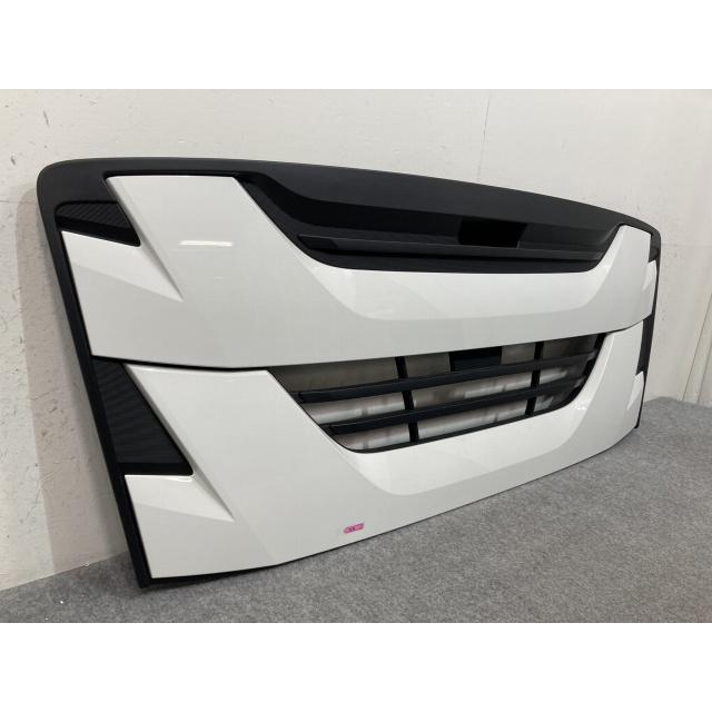 新車取り外し!ギガ 大型 2代目 2015- 10t 純正 フロント グリル 