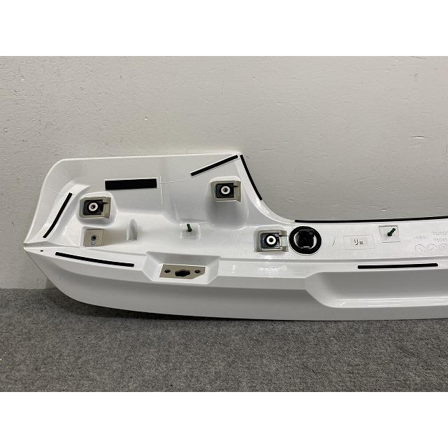 新車取り外し!ランドクルーザー/ランクル FJA300W/VJA300W 純正 リア