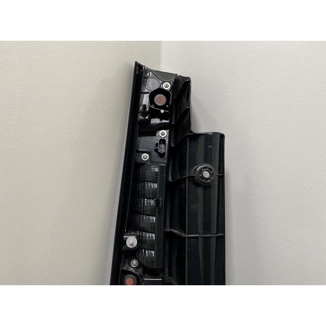 トヨタルーミーカスタム右テールランプ ルーミー/カスタム M900A/M910A 純正 後期 右 テールランプ