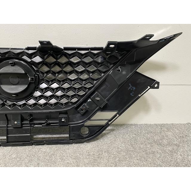 キャラバンラジエターグリルカメラ付き キャラバン NV350 オーテック