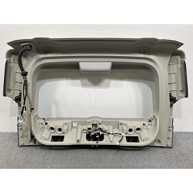 セレナ ハイウェイスター　C28 リアゲート　90010 7DA0A(10) セレナ ハイウェイスター C28 リアゲート 90010 7DA0A(10) セレナ C28