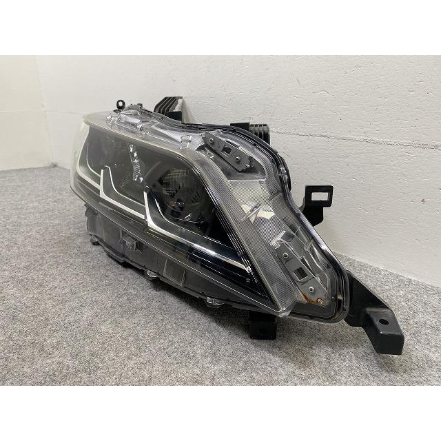 日産　セレナ　右ヘッドライト　HFC27 C27 セレナ C27 e-POWER/HC27/HFC27 オーテック/GC27/GNC27 純正 後期 右