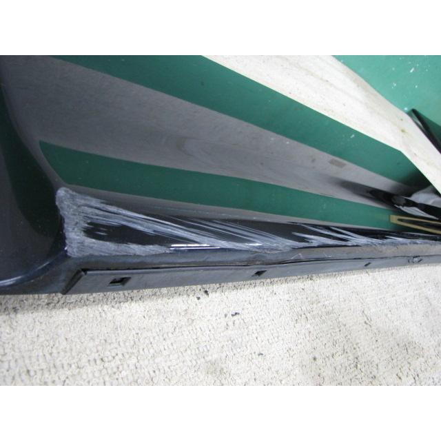 25526☆ノア／ヴォクシー（ZRR80W）左 フロントドアマッドガード 76904 