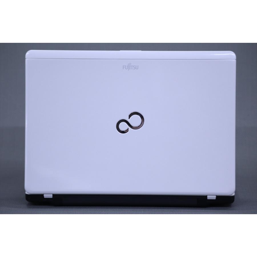 ノートパソコン 使用感少 希少ホワイトカラー バッテリー良好 LIFEBOOK 