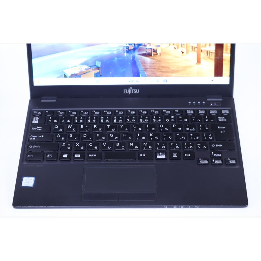 富士通 LIFEBOOK i7-8565U RAM8GB SSD256GB 軽量 LIFEBOOK UH 即配 バッテリー良 パワフル薄軽量約898gモデル Corei7