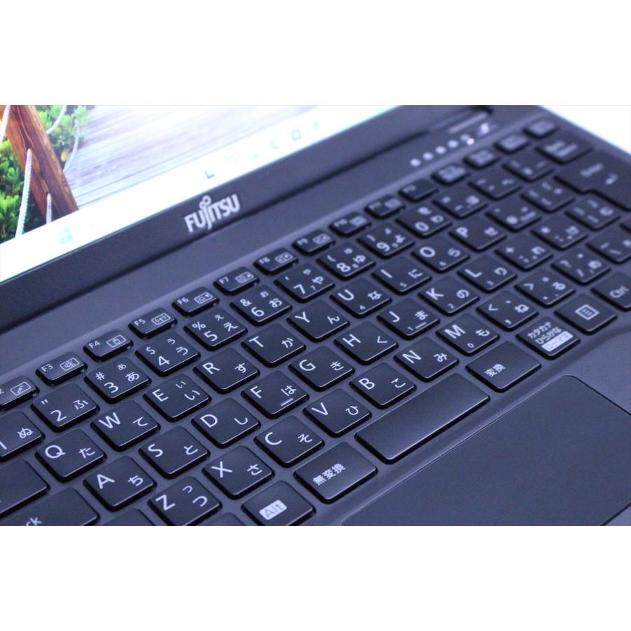 富士通（FUJITSU） 良品 バッテリー良 2023年薄軽量モデル 12世代