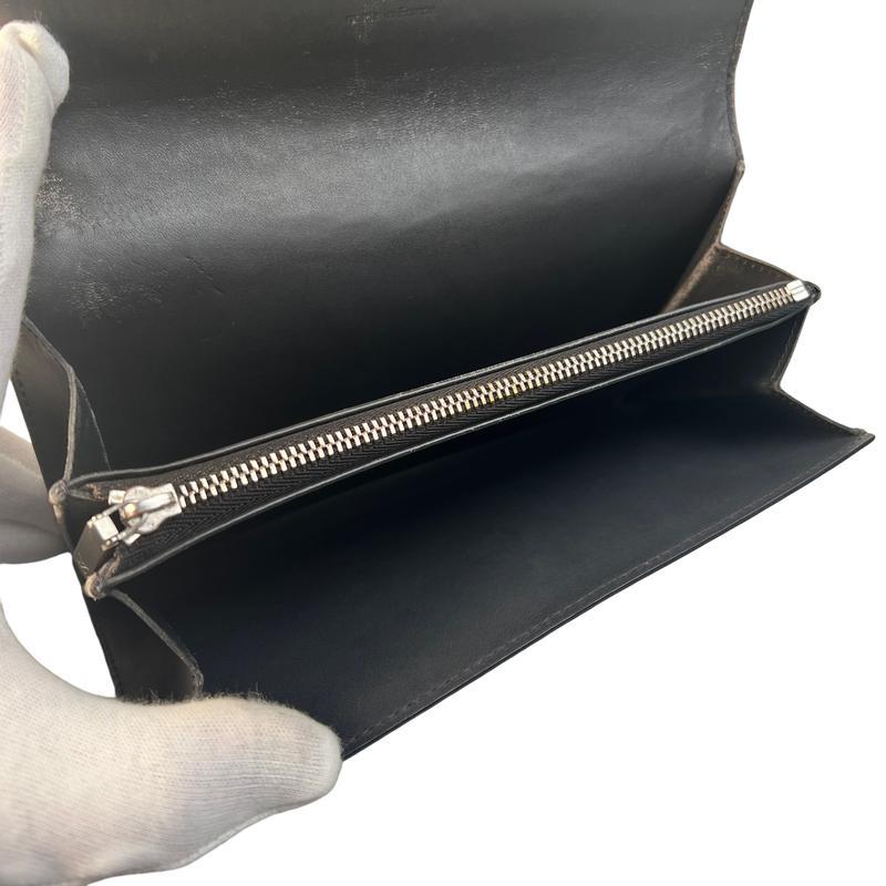 LOUIS VUITTON（ルイ・ヴィトン） モノグラムマット サラ 財布