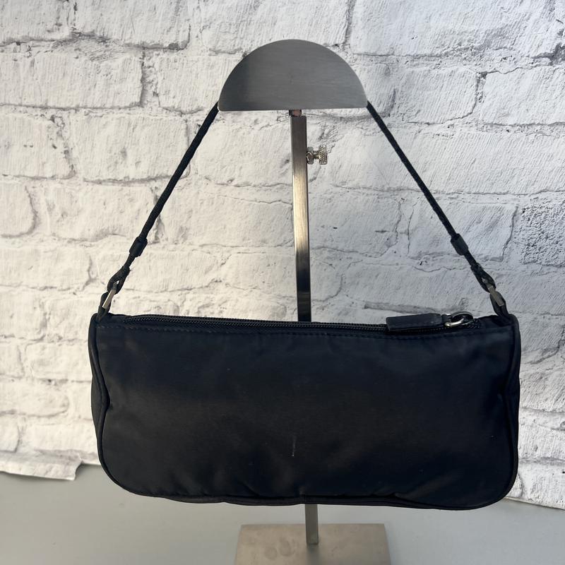 ♡未使用♡ PRADA テスート ナイロン ポーチ 小物入れ ブラック系 PRADA（プラダ） 【最終処分SALE】PRADA テスート ポーチ ナイロン