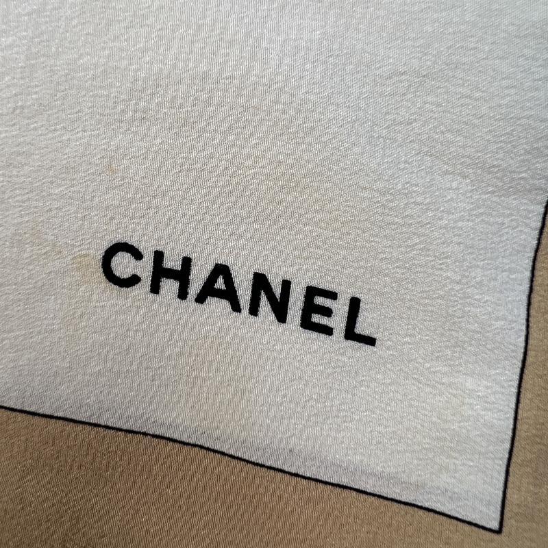 ★シャネル★ シルクプリーツスカーフ　ココマーク ベージュ　Italy CHANEL（シャネル） ココマーク シルク スカーフ ベージュ A-12029