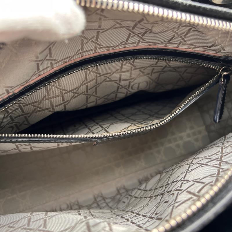 Dior   カナージュ エナメル ハンドバッグ ブラック A-12707の画像