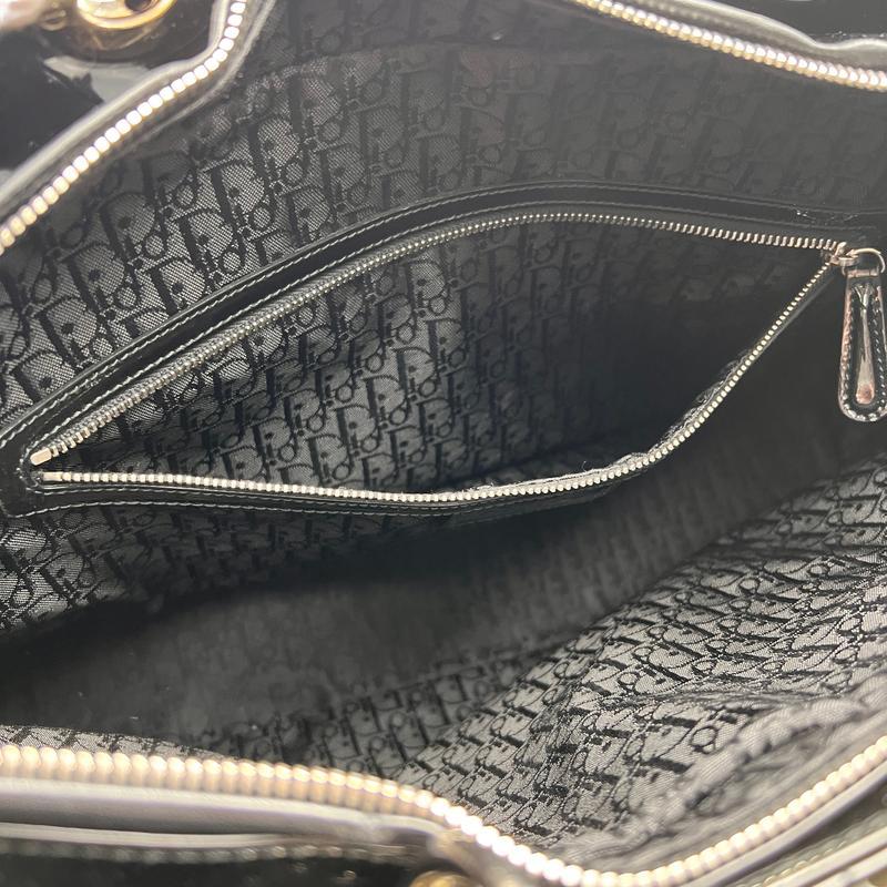 Diorレディディオール  カナージュラージ パテントレザー ハンドバッグ ブラック A-12956の画像
