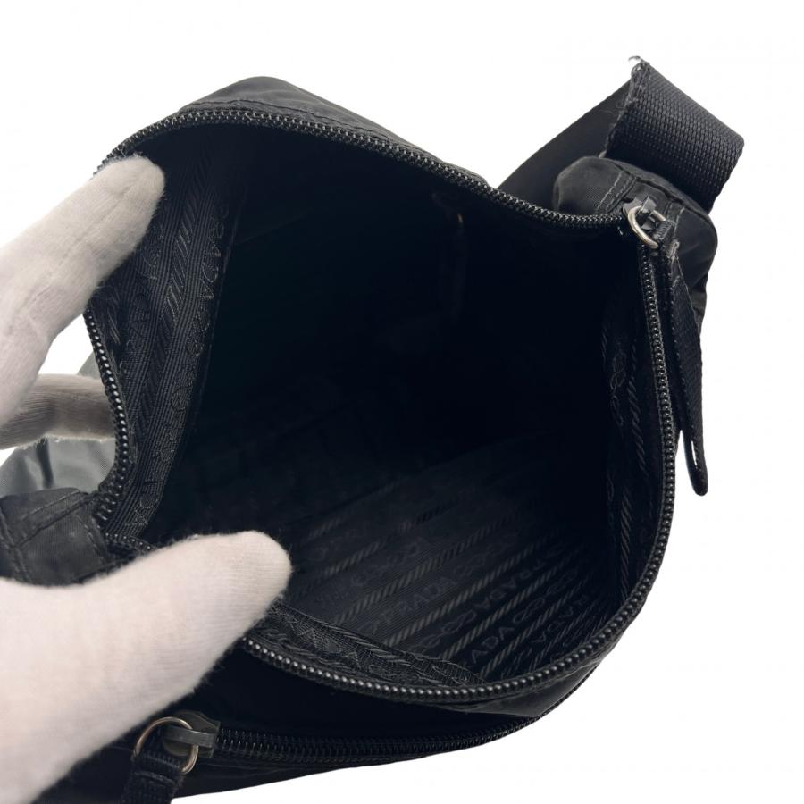 PRADA（プラダ） 三角ロゴ ナイロン ショルダーバッグ 黒 A-13854