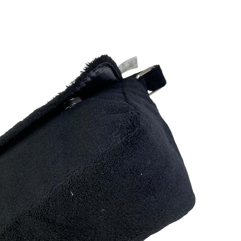 値下げ：新品シャネルノベルティ パイル地ショルダーバッグ ブラック CHANEL ショルダーバッグ ノベルティ パイル ブラック黒 コスメ White