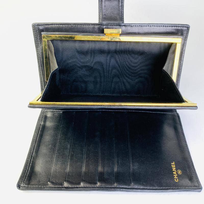 CHANEL シャネル がま口二つ折り財布 レザー 財布 ブラック A-7514 