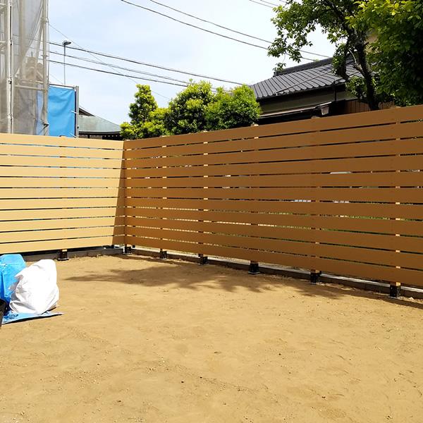 エコウッド】フェンス(77枚)、ポスト(14個)、ブロック用角ポール