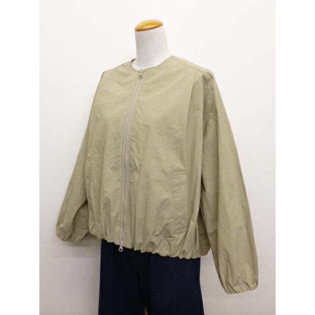 マオメイド mao made ブルゾン ジャケット ノーカラー クルーネック ジップ アップ バルーン シルエット 撥水加工 ライト アウター 2026年春夏物 | mao made | 04