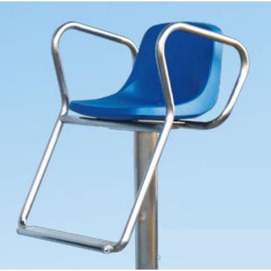 2022年度製品・販売終了｜RT-T070450 テニス審判台 単柱式SUS 規格：座高さ1500mm     商品情報    　階段とシートを独立させて、空間を設けるデザインを採用。　座る際に余分なパイプが邪魔になりません。　手摺りは引き寄せやすいようにやや前方に突き出た形状としました。