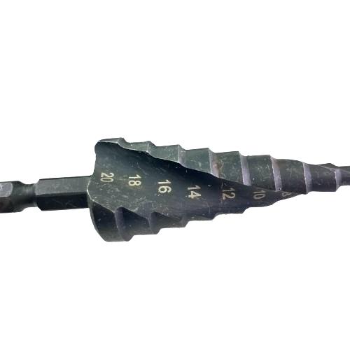 ステップドリル タケノコドリル 六角軸 スパイラルドリル 穴あけ たけのこドリル 4-20mm 3ミリドリル付セット | ブランド登録なし | 01