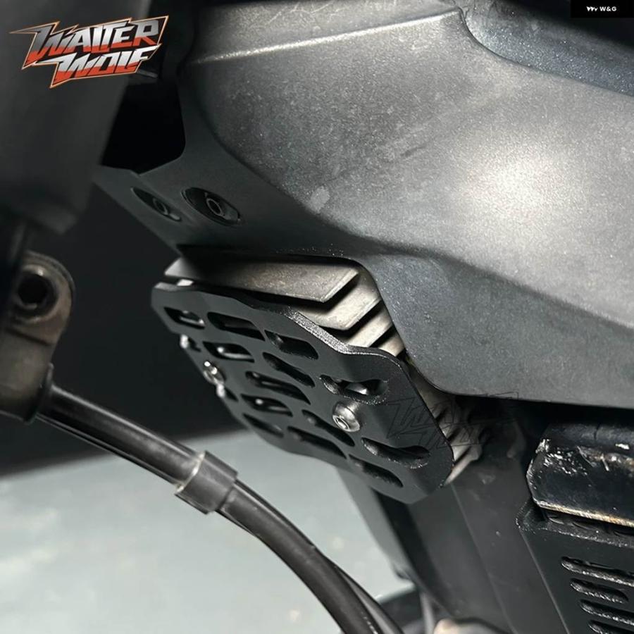 並行輸入品2025 オイルクーラー カバー プロテクター ラジエーター グリル ガードシールド ドゥカティ スクランブラー 800 電圧レギュレーター 整流器 | ブランド登録なし | 05
