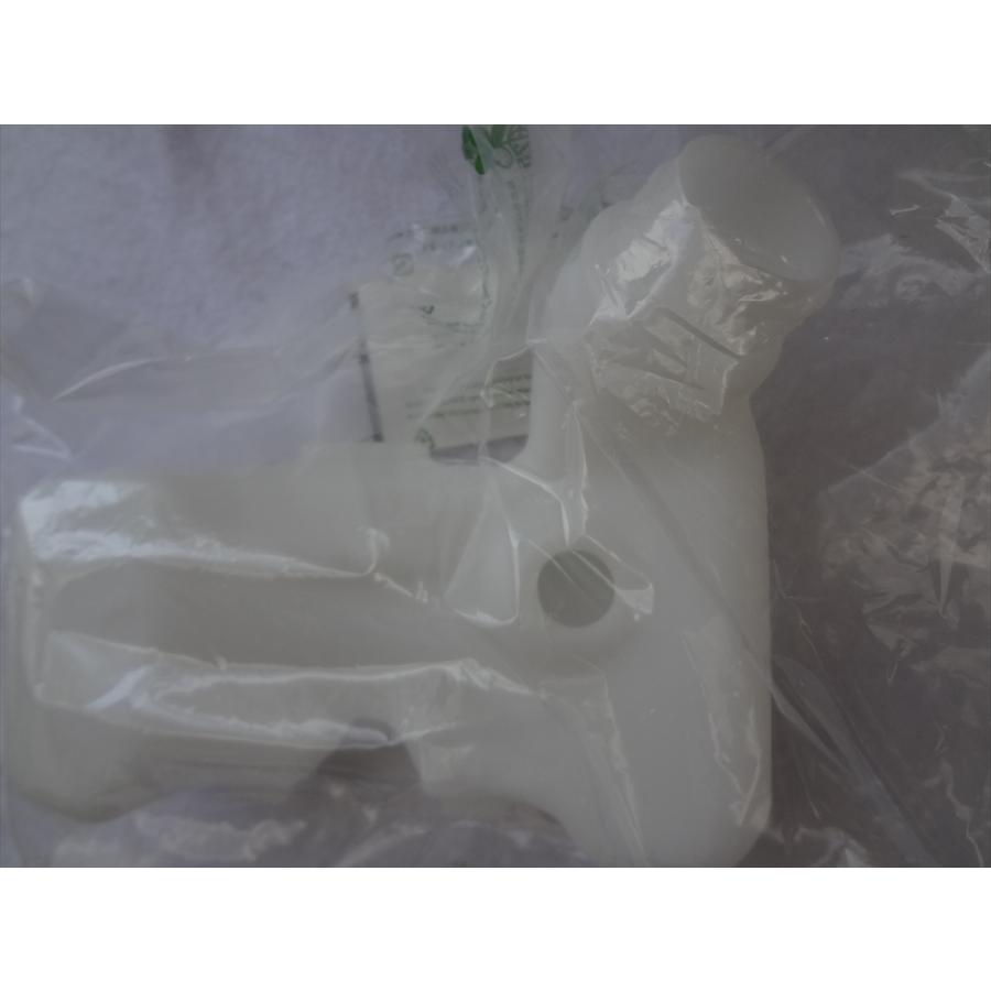 マキタ エンジン刈払機 MEM2300Uの燃料タンク 純正部品 452886-2