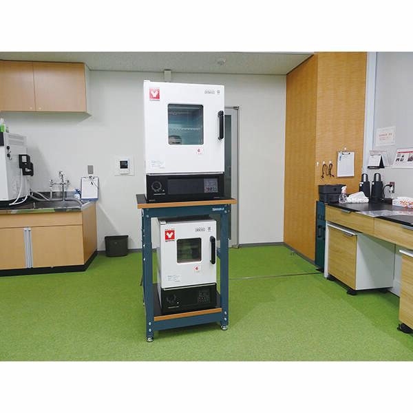 【個人宅配送不可】サカエ SAKAE TDW-770D 直送 代引不可・他メーカー同梱不可 高さ調整装置台(TDW/350kg/特殊アクリル系樹脂天板_3