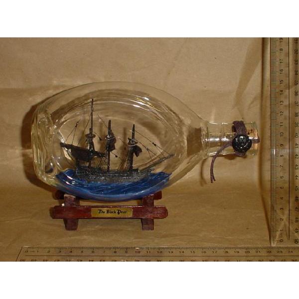 NECA社「パイレーツ オブ カリビアン」 “ブラックパール号” ボトル