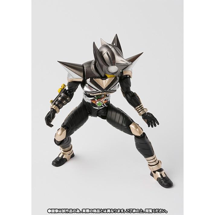 S.H.フィギュアーツ 真骨彫製法　仮面ライダー　カブト　パンチホッパー S.H.Figuarts（真骨彫製法） 仮面ライダーカブト ライダー
