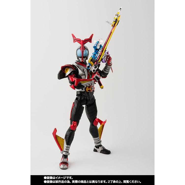 仮面ライダーカブト　ハイパーフォーム　真骨彫　s.h.フィギュアーツ Amazon.co.jp: S.H.Figuarts（真骨彫製法）仮面ライダーカブト