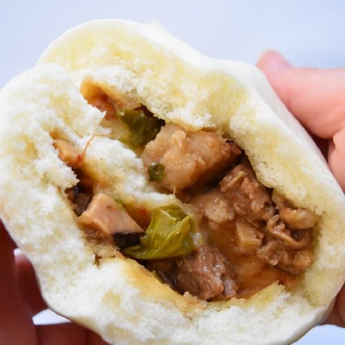 公式ショップ 江戸清 豚角煮まん　　ゴロゴロと大きな角切り豚肉を秘伝の旨味ダレでじっくり煮上げた角煮入り |  | 01