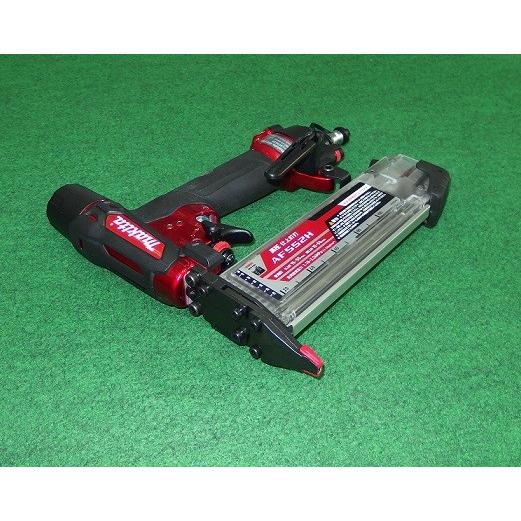 送料無料 マキタ AF552H エアダスタ付高圧仕上釘打機 赤 新品 送料無料 マキタ AF552H エアダスタ付高圧仕上釘打機 赤 新品