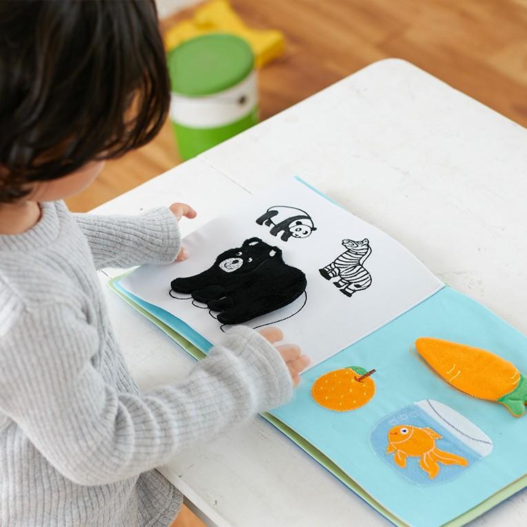 布絵本 いろいろな色あそび 誕生日 1歳 男 おもちゃ 女 プレゼント 知育玩具 誕生日プレゼント 男の子 赤ちゃん 子供 女の子 出産祝い Cb113n 木のおもちゃメーカー エデュテ 通販 Yahoo ショッピング