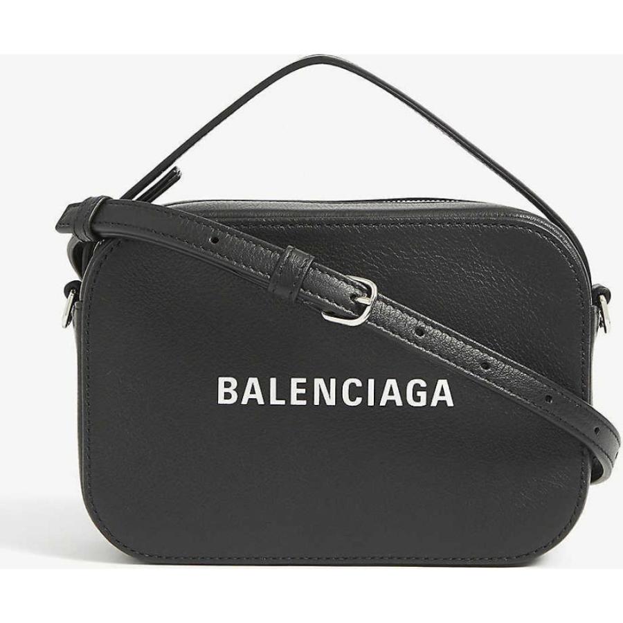 バレンシアガ Balenciaga メンズ バッグ カメラバッグ Everyday Leather Camera Bag Black L White Ap5 フェルマート エフ Fermart Ef 通販 Yahoo ショッピング