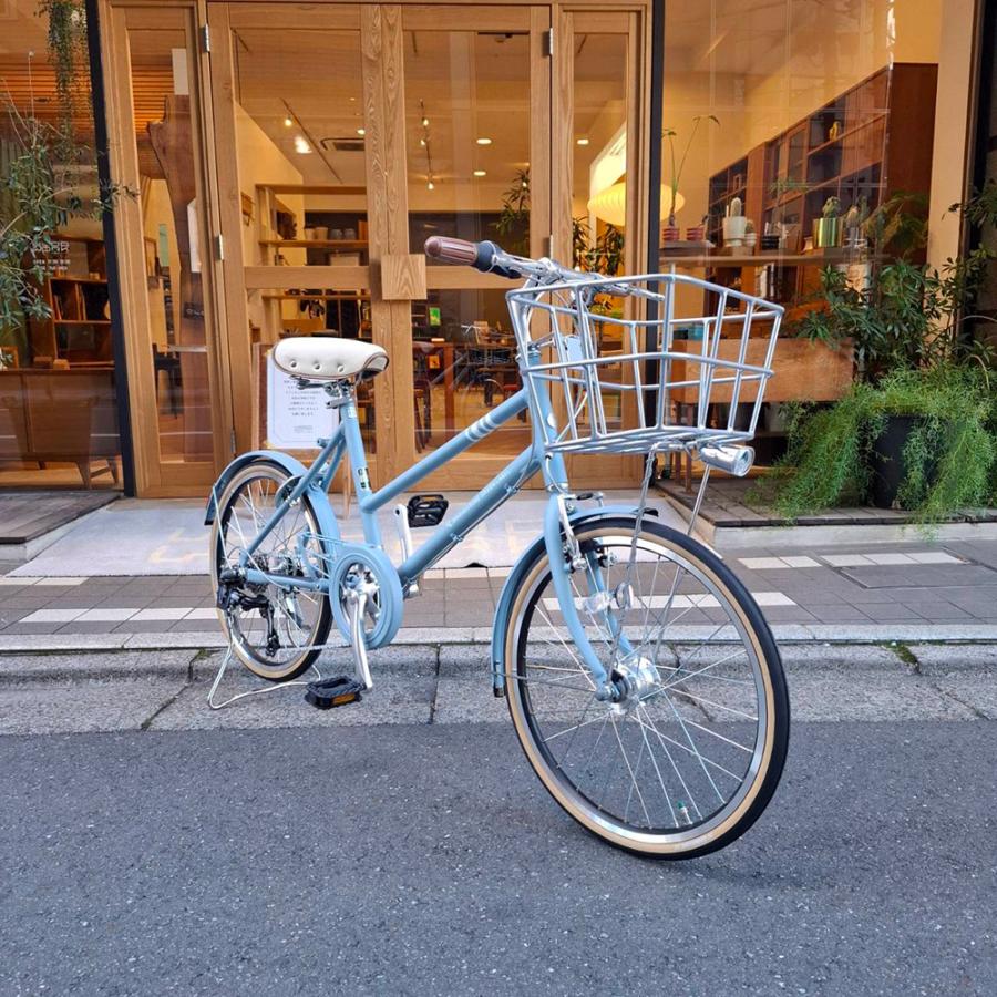 モダンかわいい7 フラワー手刺繍カーディガン(ホワイト×ブルー) - seventen