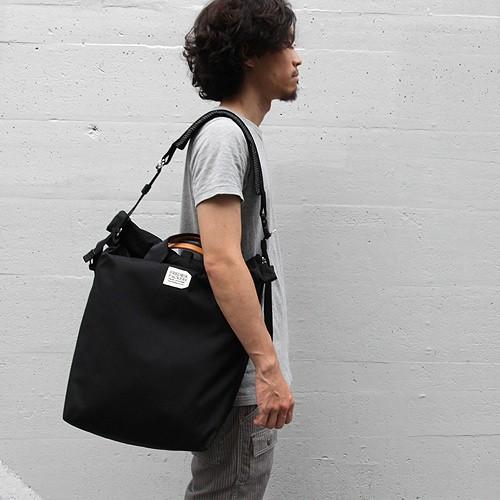 500D ROLL TOP TOTE (500D ロールトップトート) カラー：ネイビー