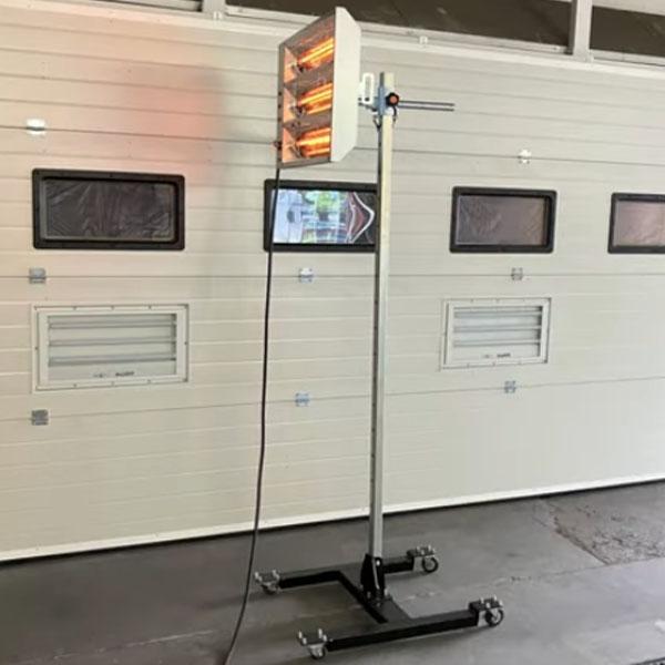 メーカー直送業者便] キュービック 3灯式 200V カーボンヒーター CA 