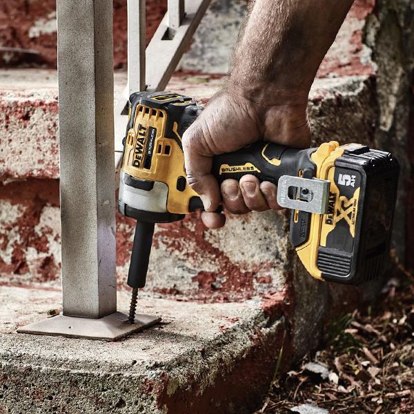 DEWALT デウォルト 最大542Nm 18V XR1/2 ブラシレス インパクトレンチ