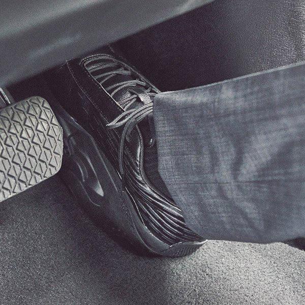 MIZUNO ドライビングシューズ ベアクラッチ ブラック F1GC2201 限定特価】ミズノ ドライビングシューズ ベアクラッチ ブラック