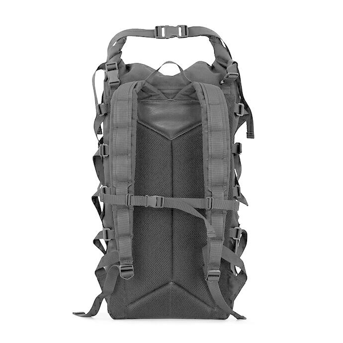 BRAASI INDUSTRY（ブラアシィインダストリー） / EVO II - 35L Black 耐水ロールトップバックパック ブラック 送料無料 |  | 01