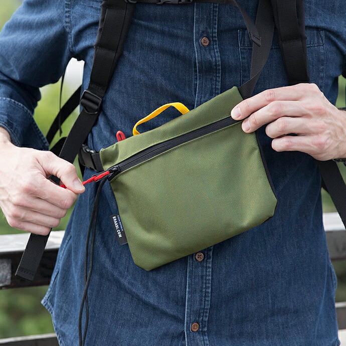 BRAASI INDUSTRY（ブラアシィインダストリー） / メンズ サコッシュ ショルダーバッグ 小さいPOUCHE/SACOCHE - Khaki サコッシュ カーキ… |  | 05