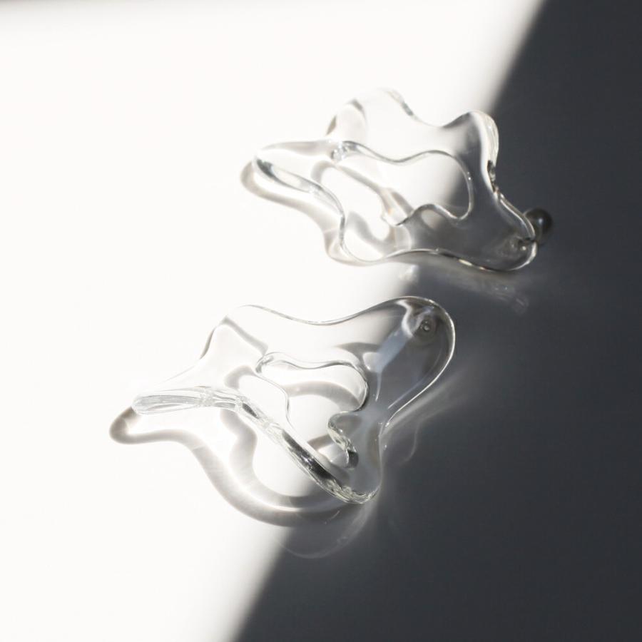 Iria Ashimine（イリア アシミネ） / Twist ピアス - CLEAR レディース ギフト プレゼント 記念日 アクセサリー ジュエリー 透明 クリア 素材 … | clear | 01