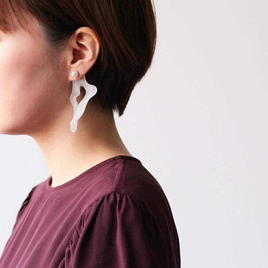 Iria Ashimine（イリア アシミネ） / Twist ピアス - MATTE レディース ギフト プレゼント 記念日 アクセサリー ジュエリー 透明 クリア 素材 樹脂 大ぶり あ… |  | 06