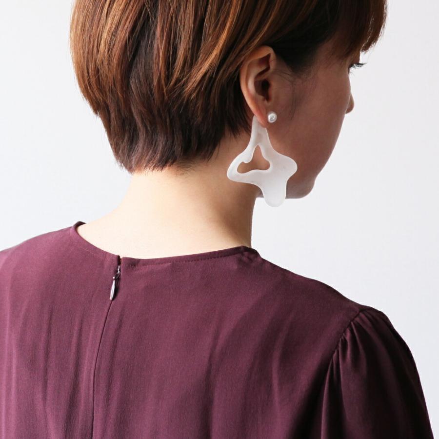 Iria Ashimine（イリア アシミネ） / Twist ピアス - MATTE レディース ギフト プレゼント 記念日 アクセサリー ジュエリー 透明 クリア 素材 樹脂 大ぶり あ… |  | 07