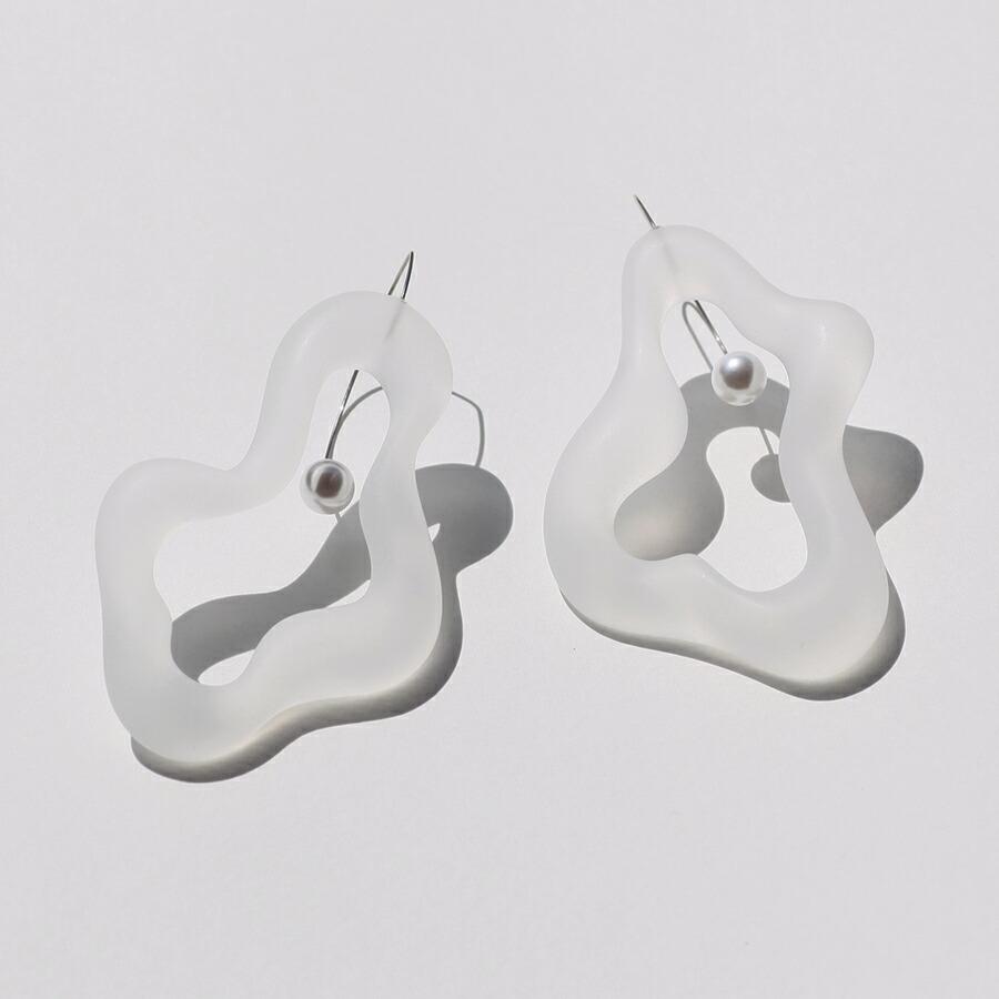 Iria Ashimine（イリア アシミネ） / Pacific oyster ピアス - MATTE レディース ギフト プレゼント 記念日 アクセサリー ジュエリー 透明 クリア 素材 樹脂 … | 