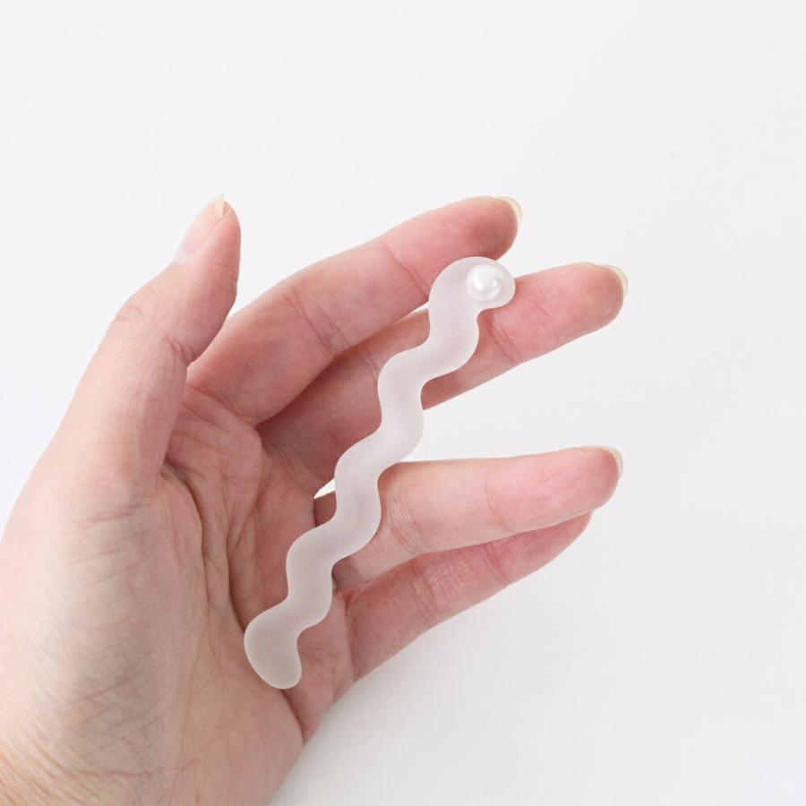 Iria Ashimine（イリア アシミネ） / Snake long ピアス - MATTE レディース ギフト プレゼント 記念日 アクセサリー ジュエリー 透明 クリア 素材 樹脂 大ぶ… |  | 01