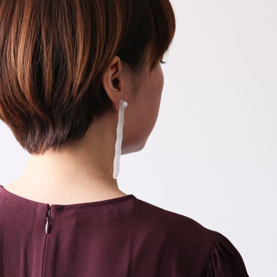 Iria Ashimine（イリア アシミネ） / Snake long ピアス - MATTE レディース ギフト プレゼント 記念日 アクセサリー ジュエリー 透明 クリア 素材 樹脂 大ぶ… |  | 03