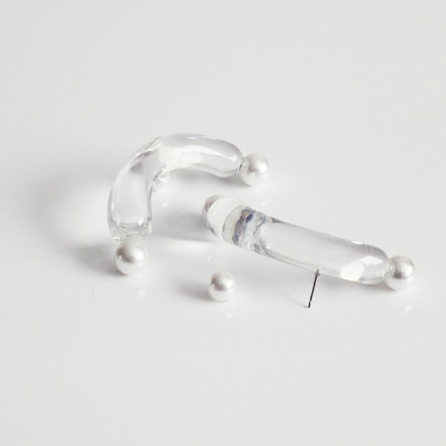 ＼ 訳あり 60%OFF／ Iria Ashimine（イリア アシミネ） / Maccheroni ピアス - CLEAR プチギフト お祝い 贈り物 ポイント 消化 買いまわり プレゼント | Eimee Law | 01