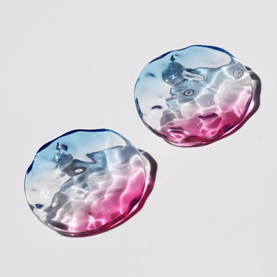 Iria Ashimine（イリア アシミネ） / Sunrise ピアス - PINK レディース ギフト プレゼント 記念日 アクセサリー ジュエリー 透明 クリア 素材 樹脂 大ぶり あ… | Pink