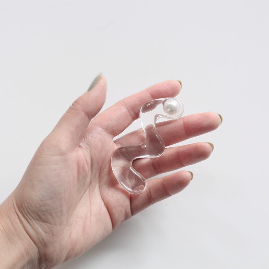 Iria Ashimine（イリア アシミネ） / Snake : transparent ピアス - CLEAR レディース ギフト プレゼント 記念日 アクセサリー ジュエリー 透明 クリア 素材 … | clear | 01